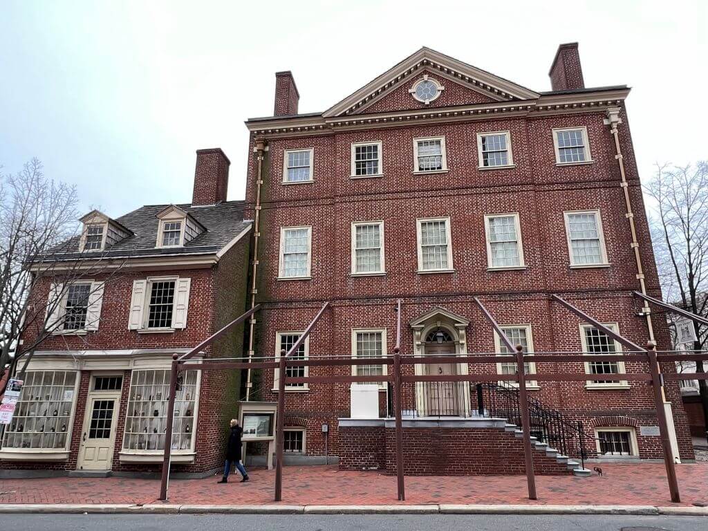 The Front Side Of The Historic City Tavern In Philadelphia's Old City