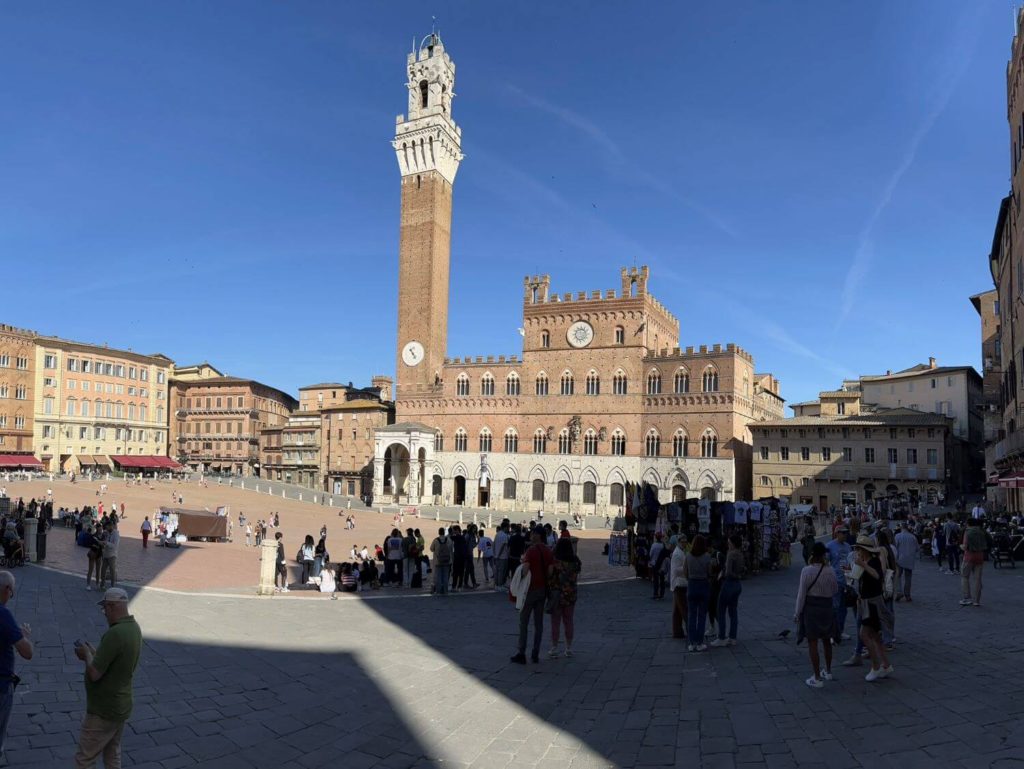 the spherical piazza del campo in siena italy