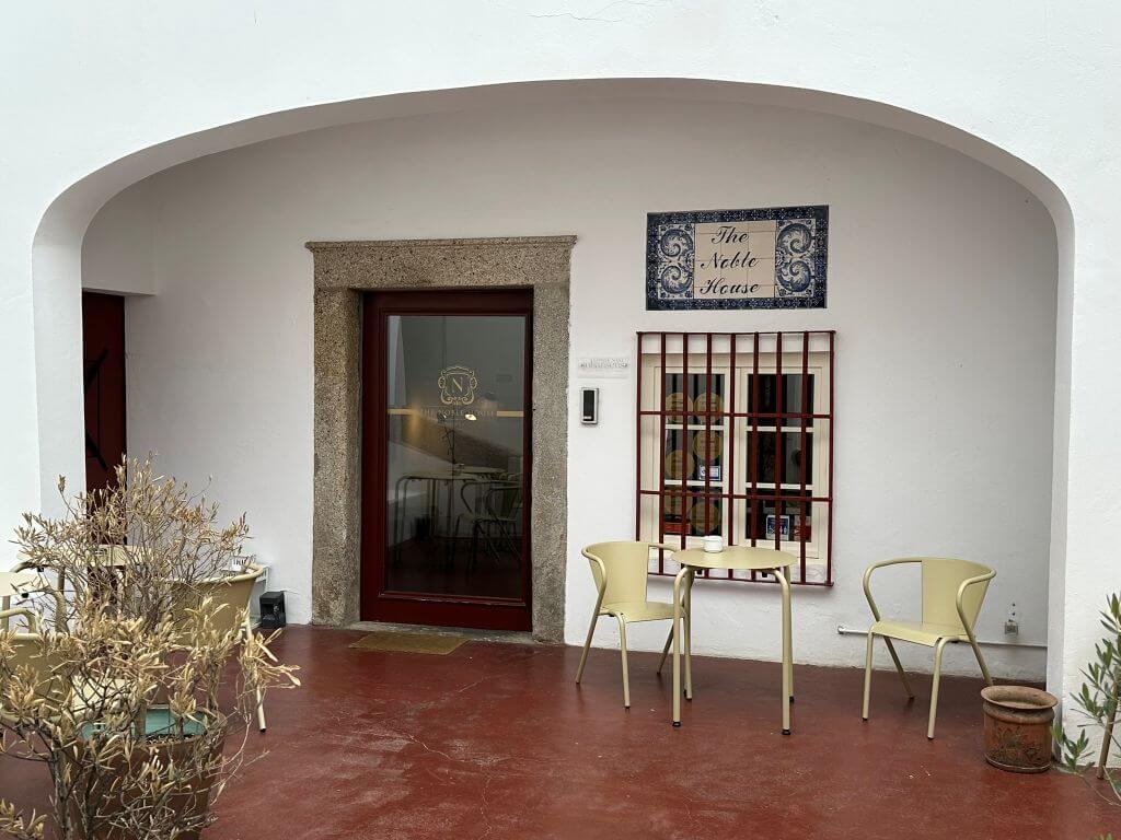 Noble House Evora