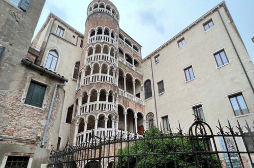 Palazzo Contarini Del Bovolo